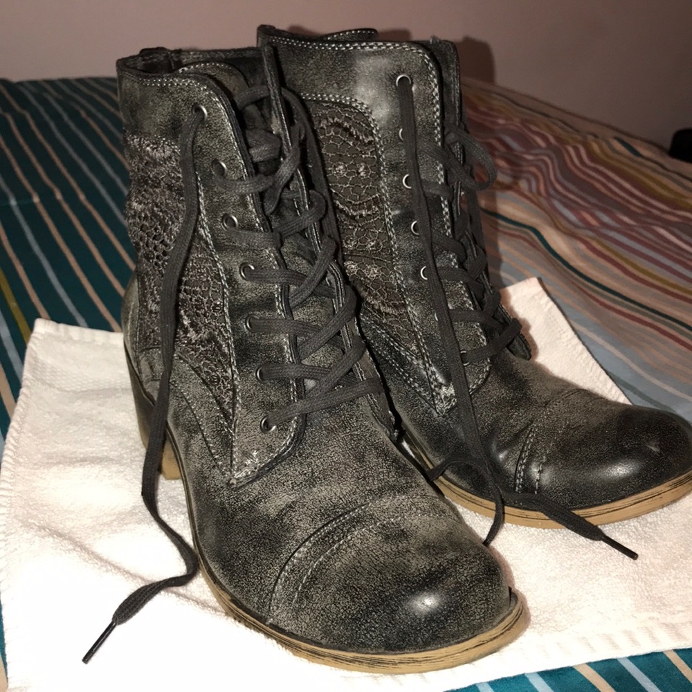 [ ROXY ] lace up booties